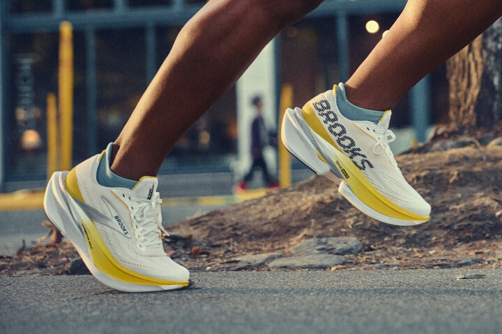 Chaussures de running Brooks Hyperion Max 4